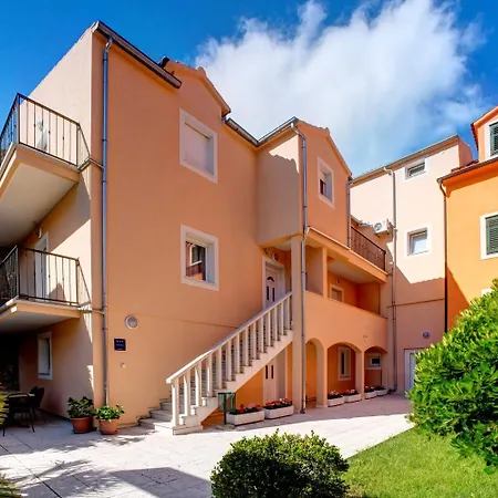 ホテル Skradinski Buk スクラーディン