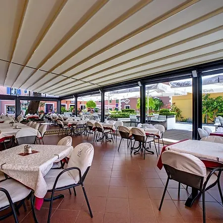 Hotel Skradinski Buk 3*