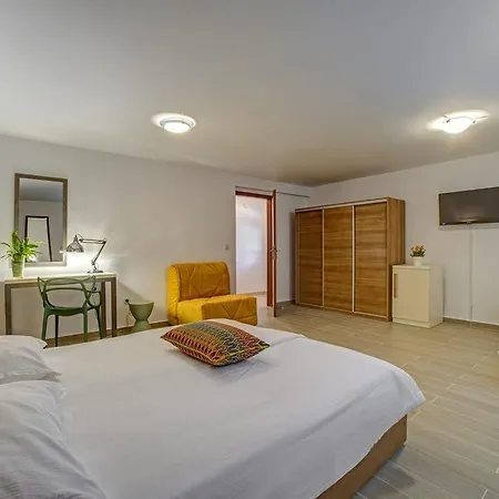 Skradinski Buk Hotel