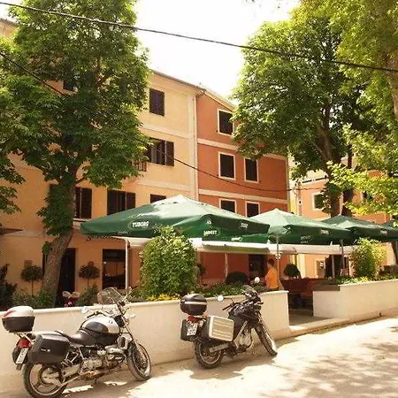 Skradinski Buk 3* Skradin